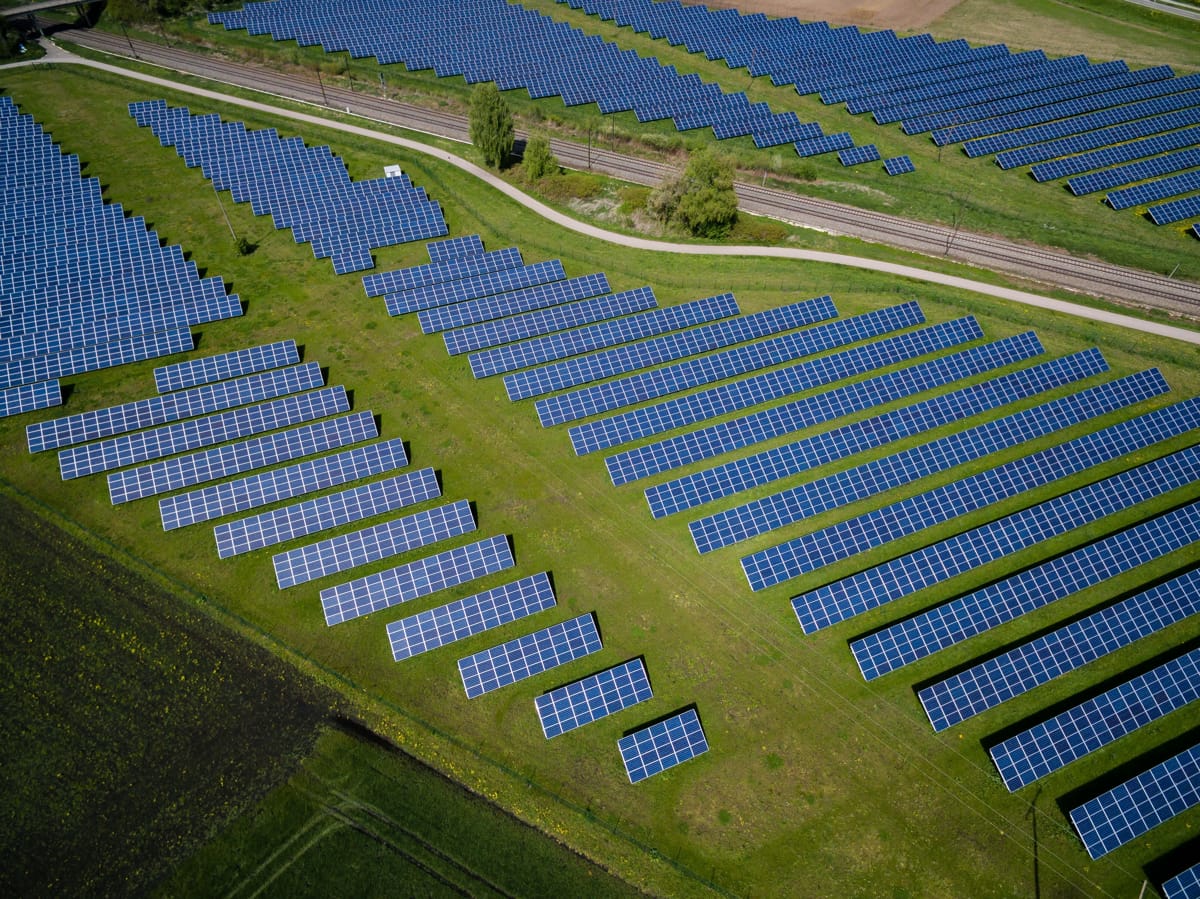 Solar PV in Offingen, Germany (Andreas Gücklhorn/Unsplash)