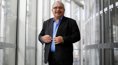 Peter O’Neill returns for a second term