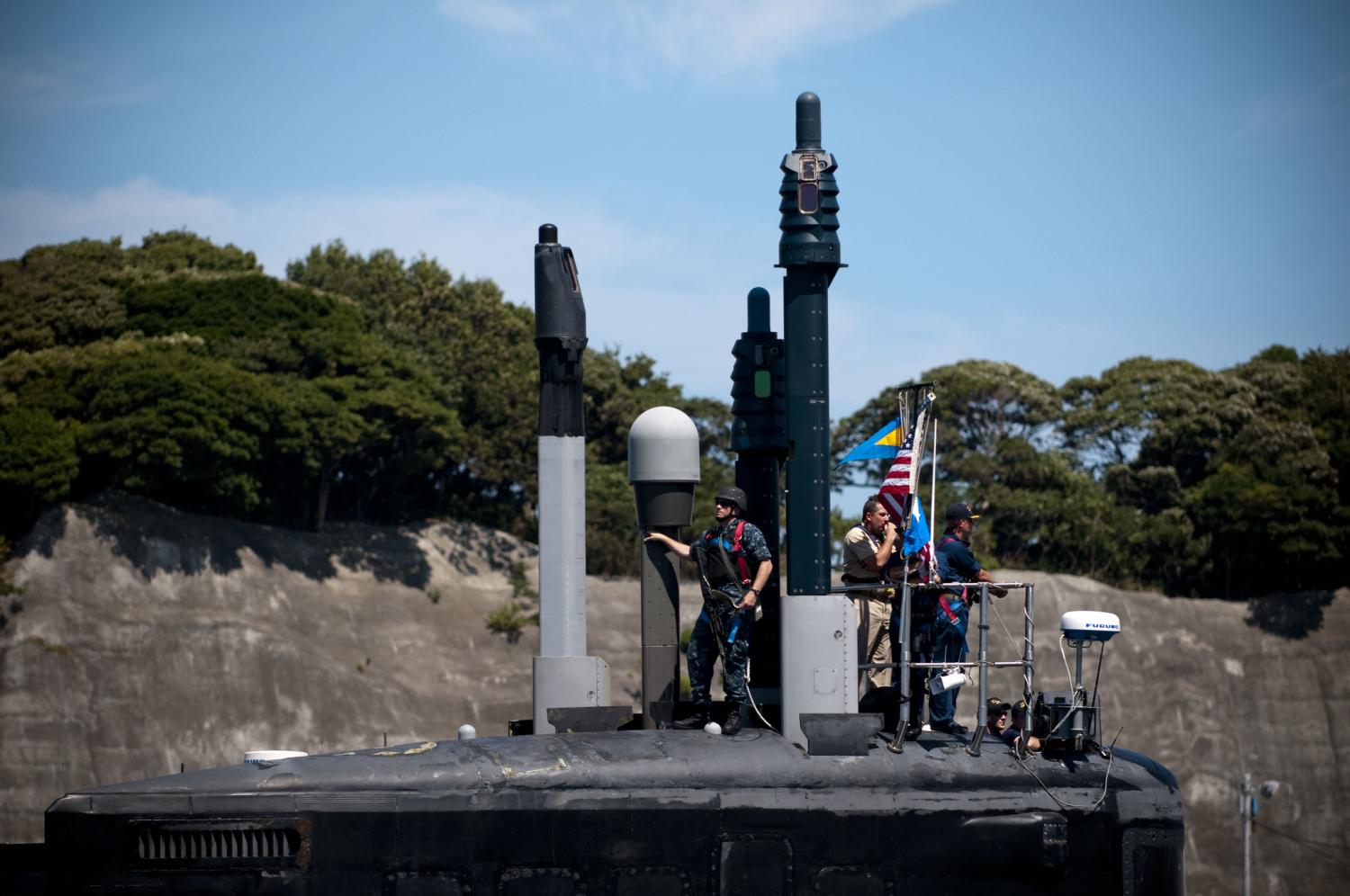 Virginia-class attack submarine USS Hawaii enters port at Yokosuka, 2010 (Flickr/US Pacific Fleet)
