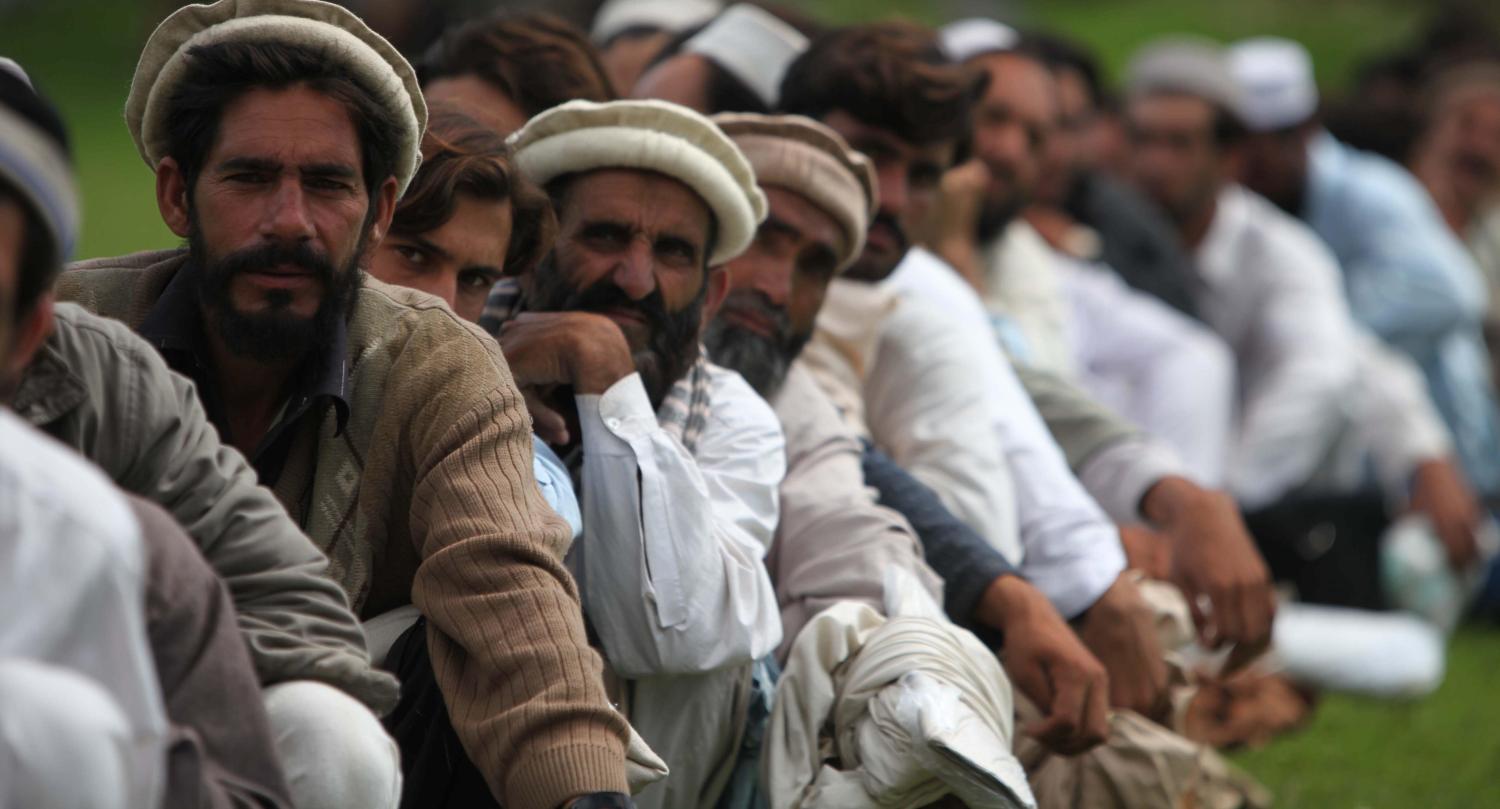 Waiting for disaster assistance in Pakistan's Khyber province, 2010 (Photo: Dvidshub/Flickr)