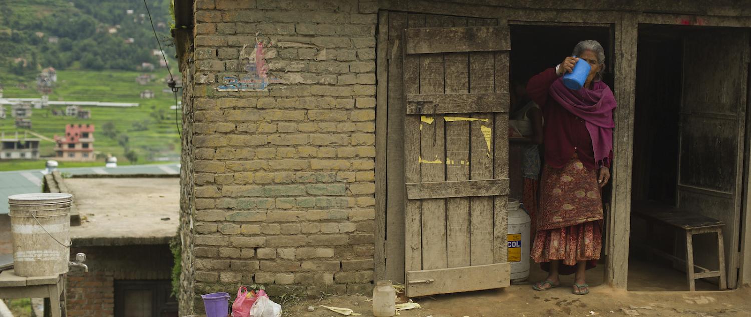 A Nepali woman in Kathmandu (Photo: PACAF/ Flickr)
