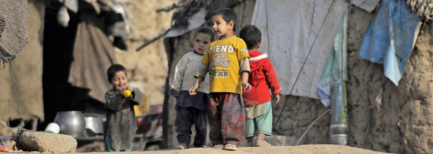 Afghan refugee children in Islamabad, Pakistan on December 3, 2016 (Photo: Muhammad Reza/Anadolu Agency/Getty Images)