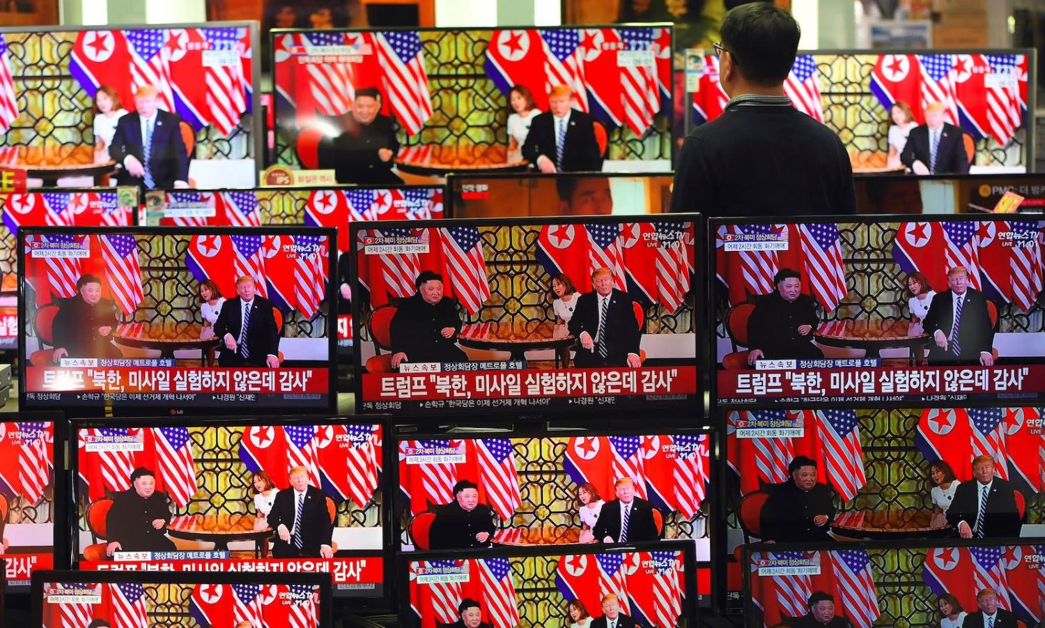Watching the second summit meeting in Hanoi from Seoul (Photo: Jung Yeon-je via Getty)