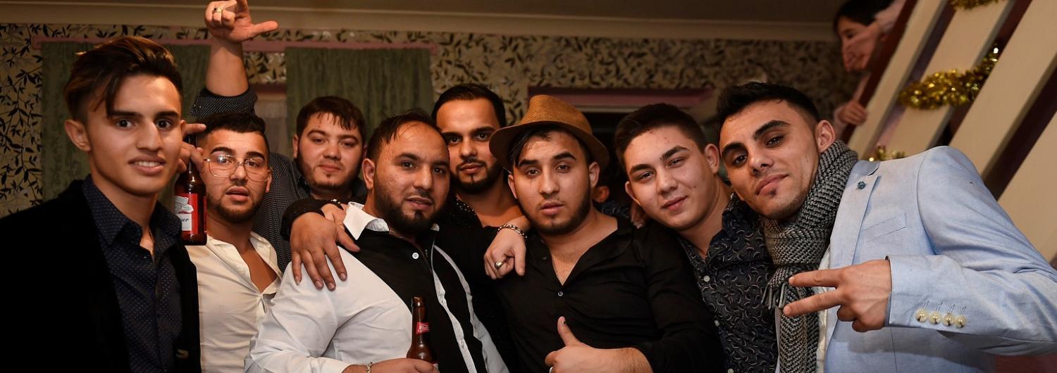 Roma Gypsies celebrating Christmas in Luton, England. (Photo: Tony Margiocchi/Barcroft Images/via Getty Images)