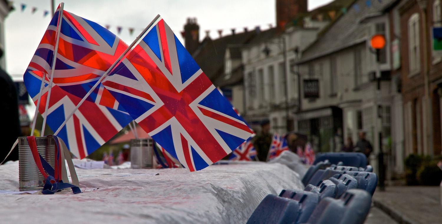 How will the Brexit referendum affect the UK's double deficit economy?