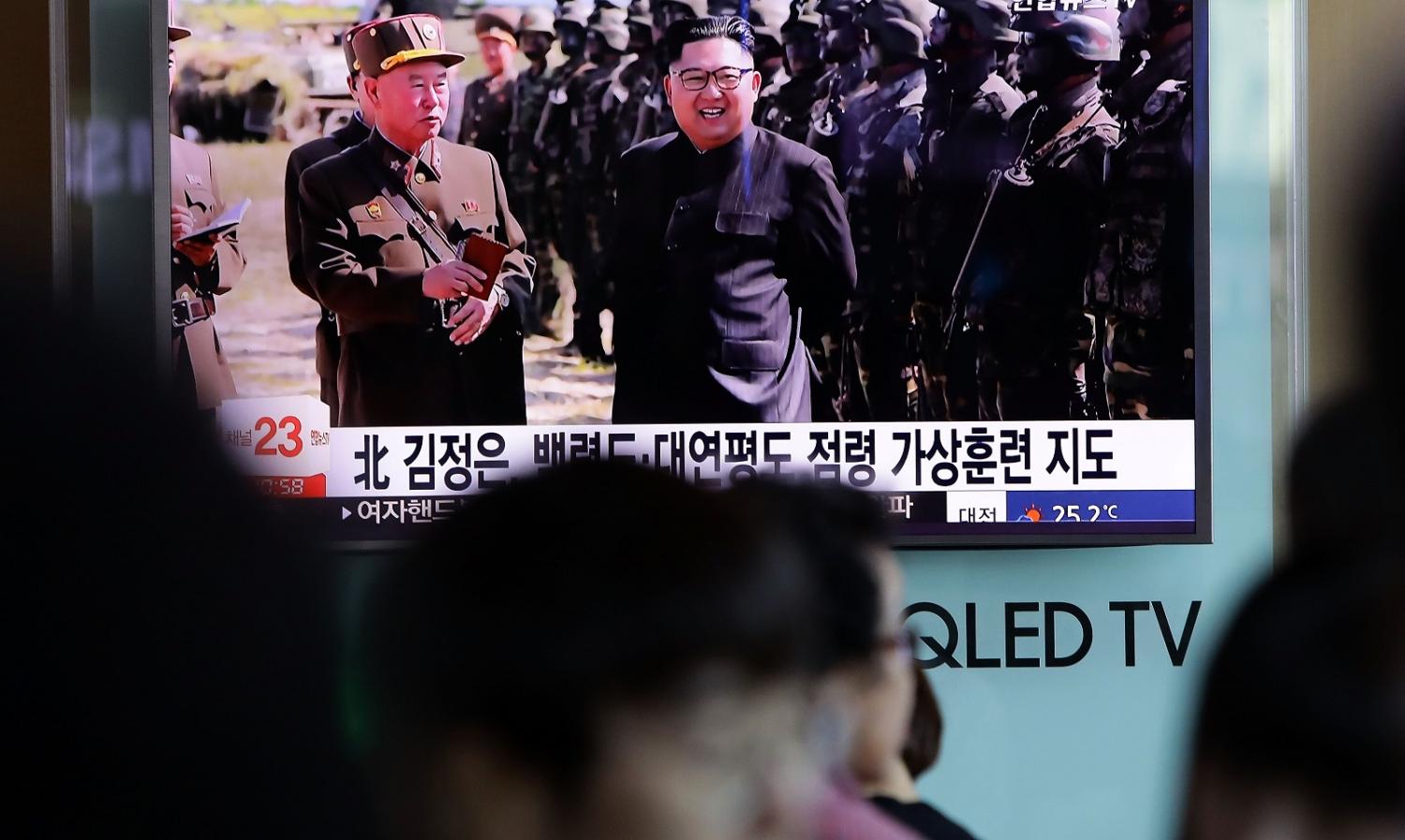 A television broadcast at the Seoul Railway Station. (Photo: Chung Sung-Jun/Getty Images)