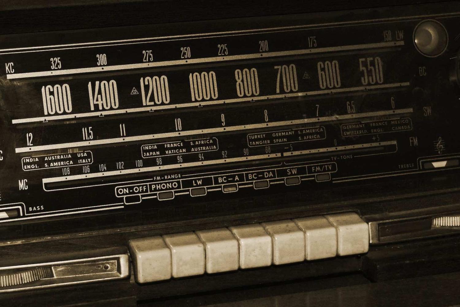 Radio has always been an important part of PNG’s media industry but has struggled to keep up a nationwide connection (anncapictures/Pixabay)